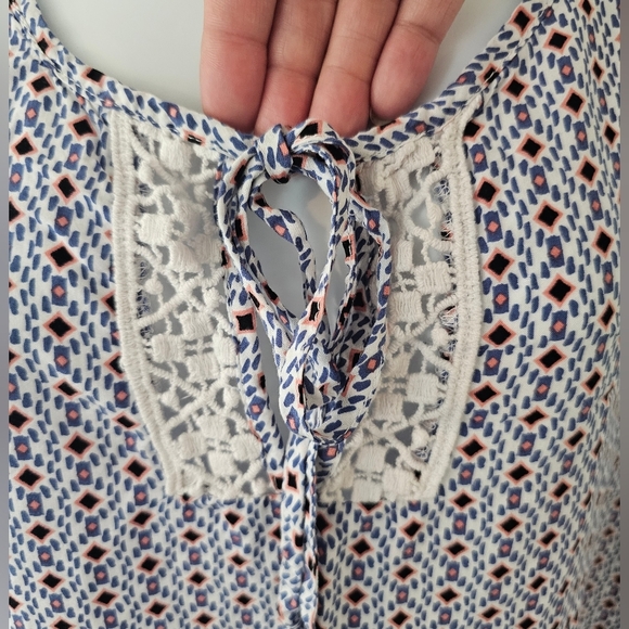 Tank top with lace detail - Picture 4 of 9